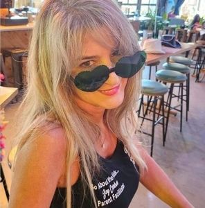 Meet your Posher, Joy